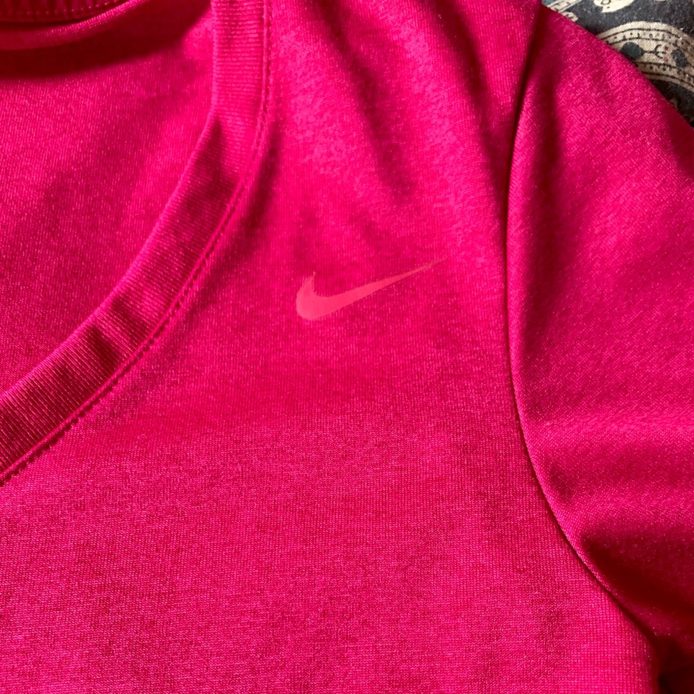 NIKE DRI-FIT Tee - Picture 2 of 3